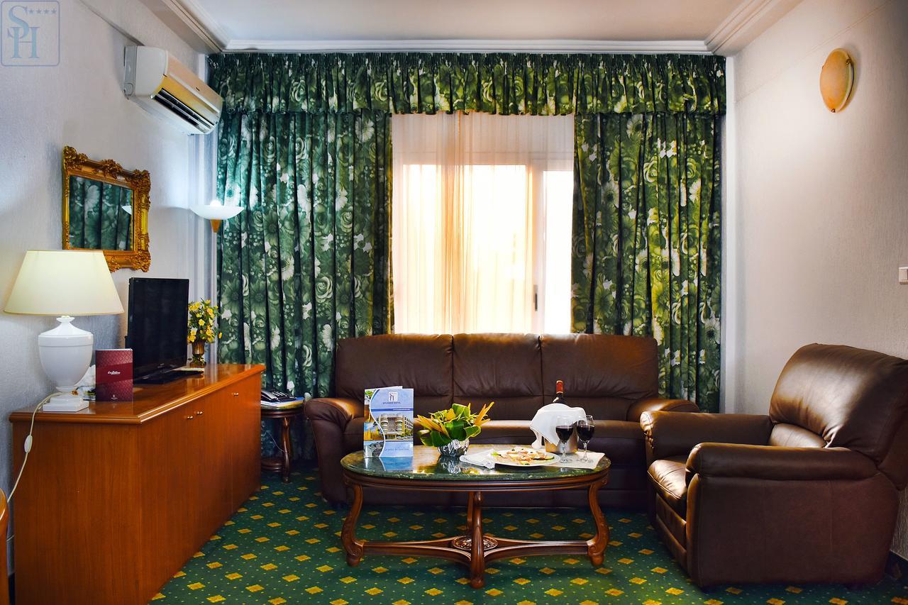Hotel Splendid Ouagadougou Exterior photo